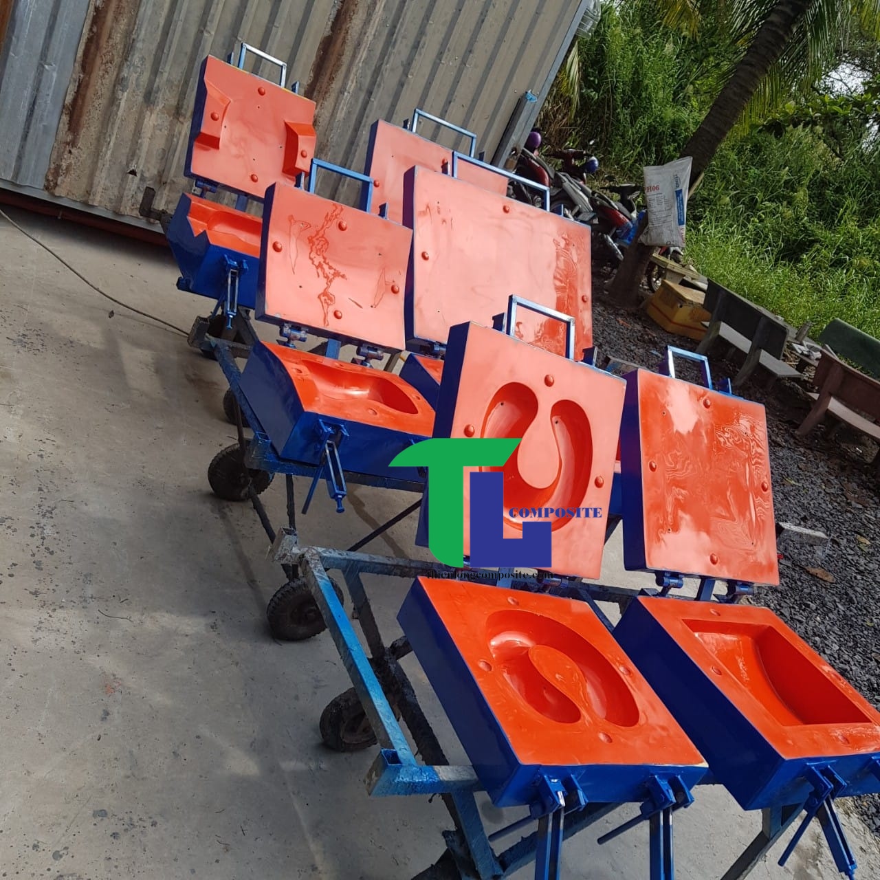 Khuôn đổ PU foam polyurethane mút xốp